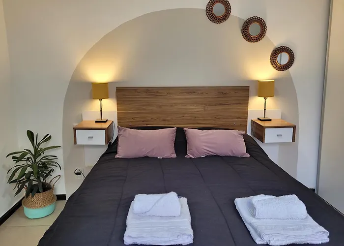 Lujoso Apartamento Comodo Y Luminoso Con Seguridad 24 Hs Y Estacionamiento