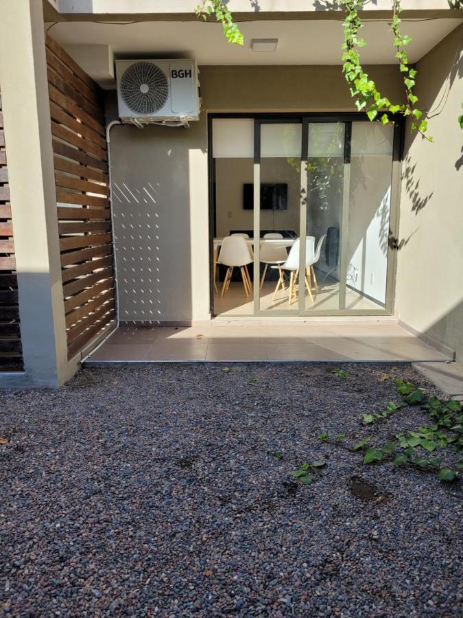 Lujoso Comodo Y Luminoso Con Seguridad 24 Hs Y Estacionamiento Apartment *