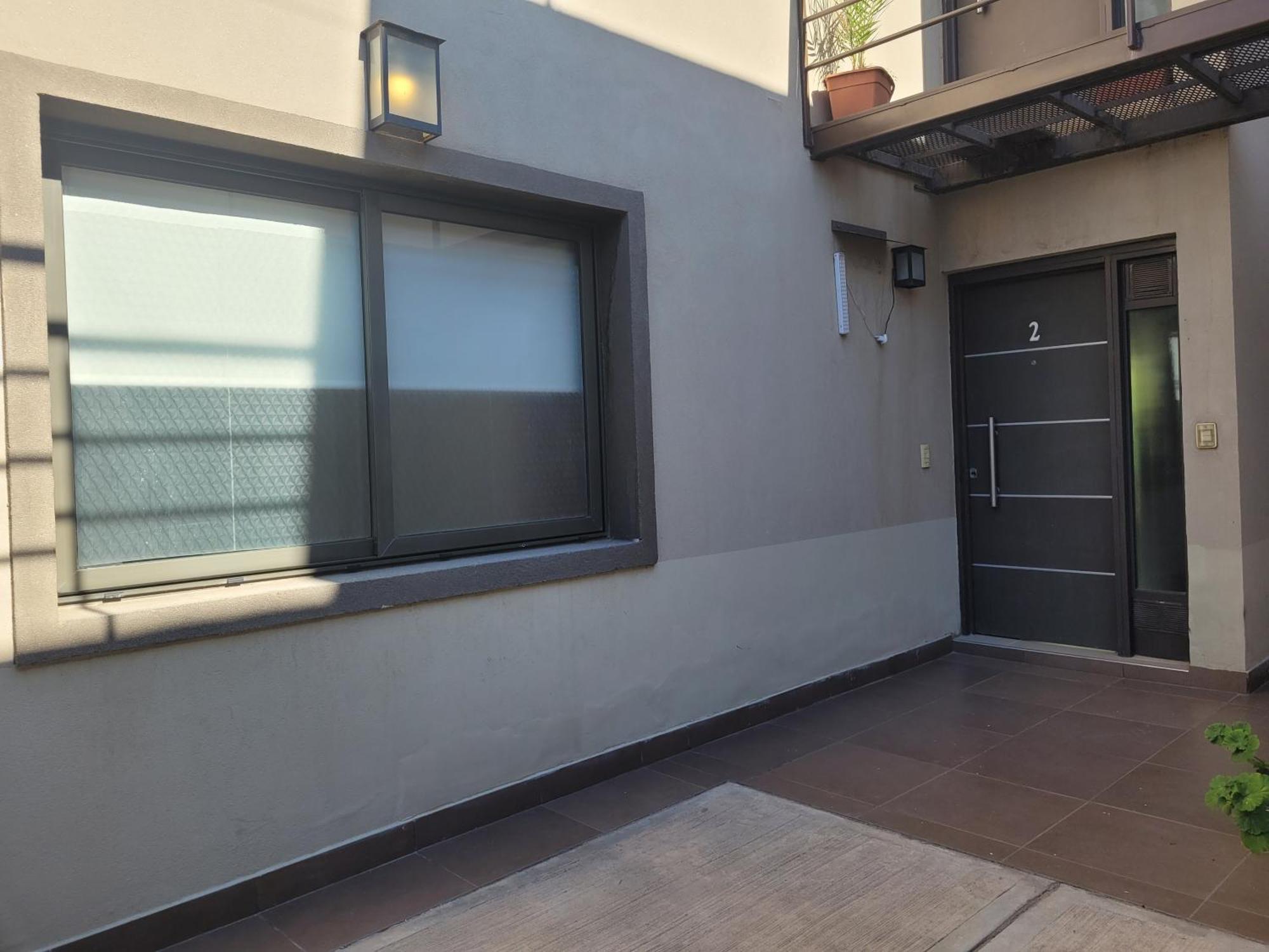 Lujoso Comodo Y Luminoso Con Seguridad 24 Hs Y Estacionamiento Apartamento