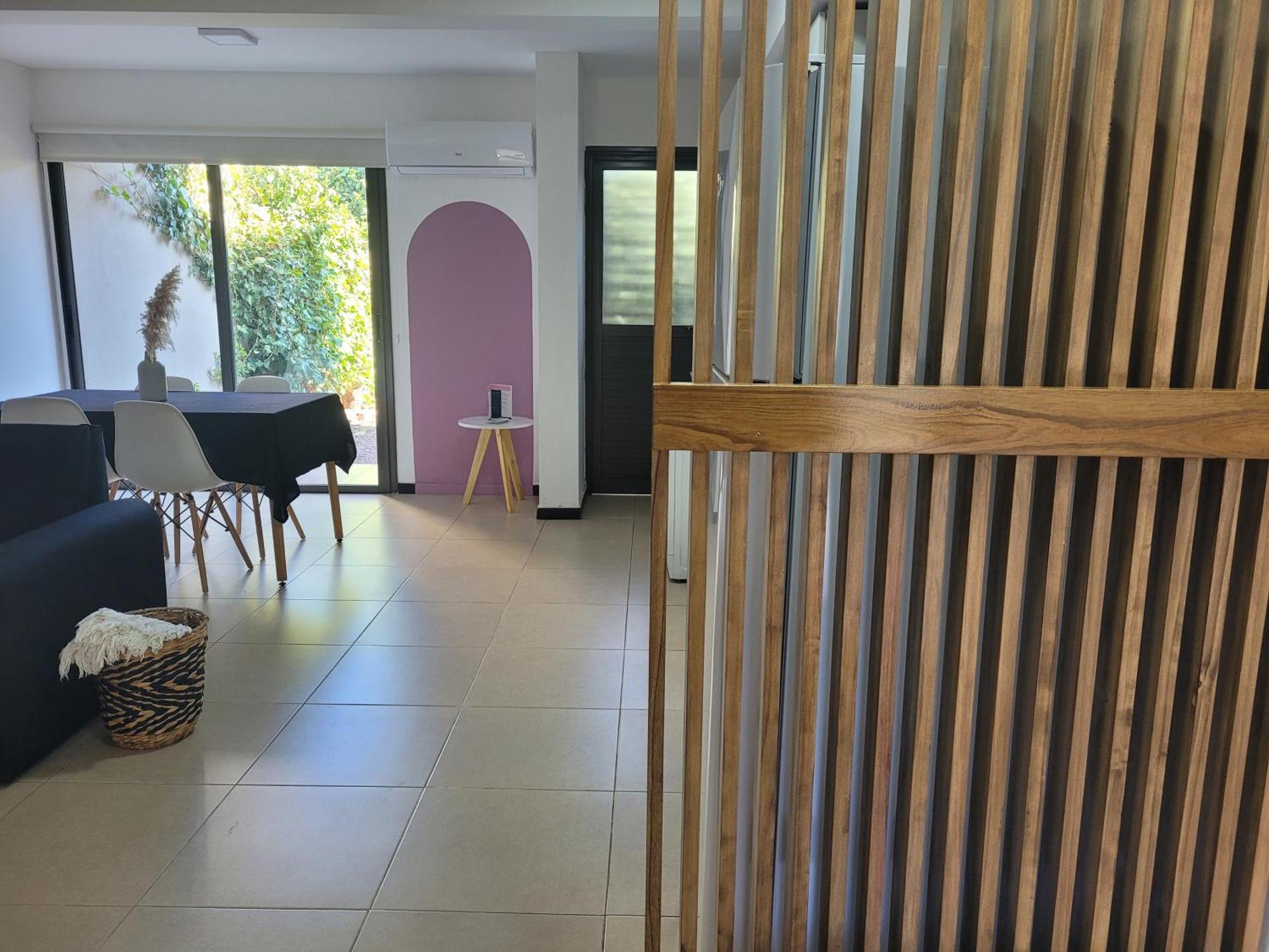 Lujoso Comodo Y Luminoso Con Seguridad 24 Hs Y Estacionamiento Apartamento *